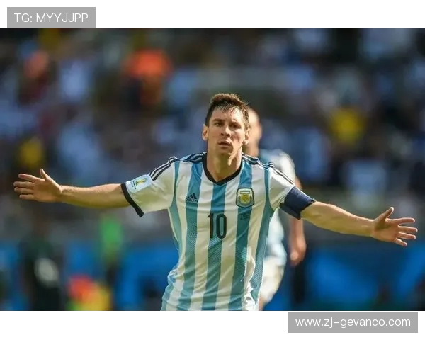 阿根廷2018年世界杯经典球衣设计与荣耀传承故事蓝白条纹风采