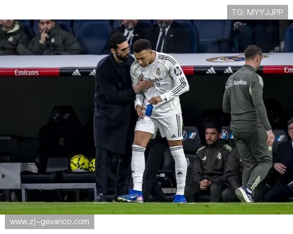 姆巴佩在西班牙驾校考驾照教练竟是马竞忠实球迷